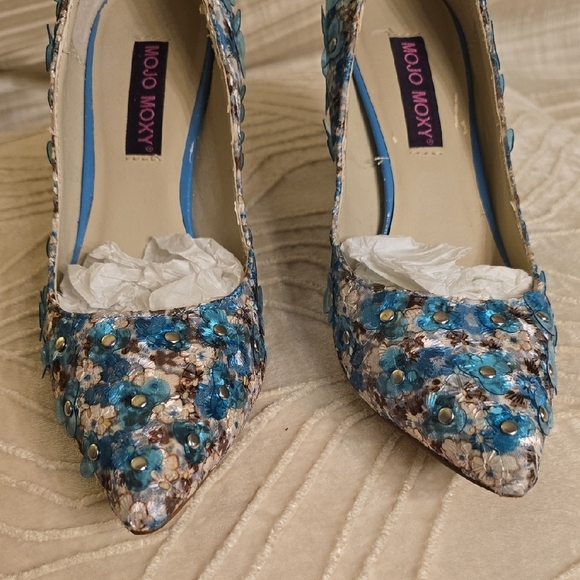 Mojo Moxy Turquoise Floral Embellished Heels - Picture 3 of 14